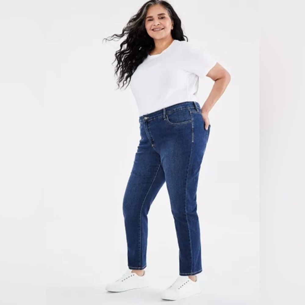 555M NWT Style & Co Plus Size High-Rise Straight-Leg Jeans - Size: 16